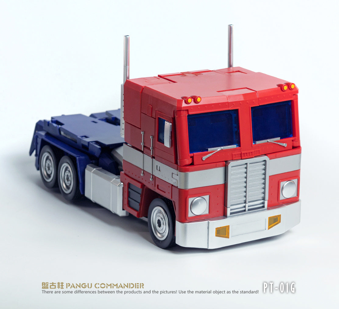 [Preorder] Pangu Toys PT-01G Commander G1 Optimus Prime 45cm Transformable Action Figure